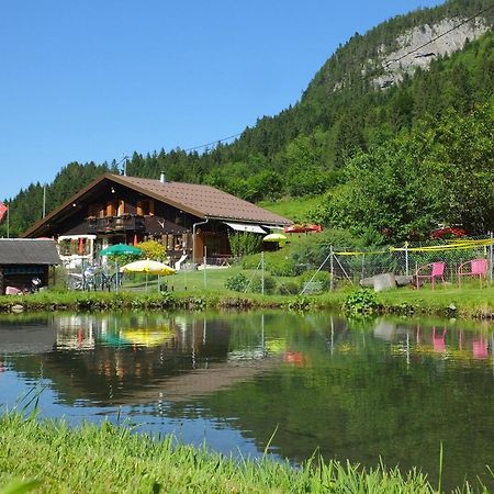 Backpacker Le Petit Baroudeur Hostel Champéry Exterior foto