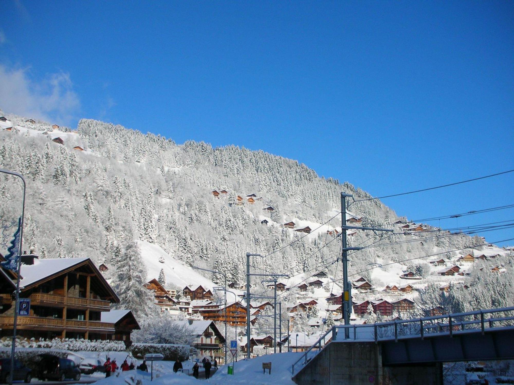 Backpacker Le Petit Baroudeur Hostel Champéry Exterior foto